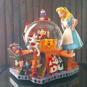 Disney Alice in Wonderland 2001 Rare Musical Snowglobe